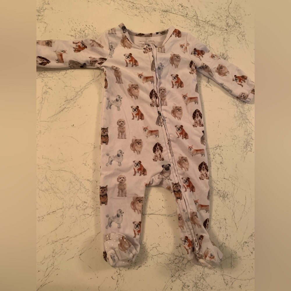 Cadenlane footie sleeper. Great condition. Washed in cold/ dreft. Smoke free